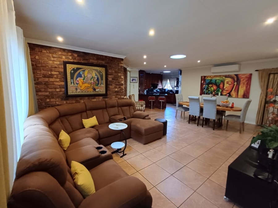 3 Bedroom Property for Sale in Wierda Park Gauteng