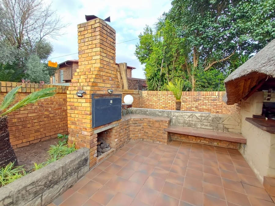 3 Bedroom Property for Sale in Wierda Park Gauteng