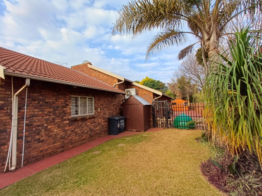 3 Bedroom Property for Sale in Wierda Park Gauteng