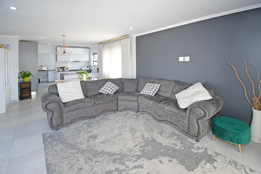 3 Bedroom Property for Sale in Broadacres Gauteng