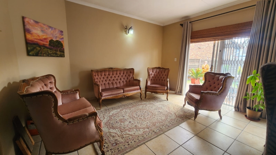 4 Bedroom Property for Sale in Erasmuskloof Gauteng