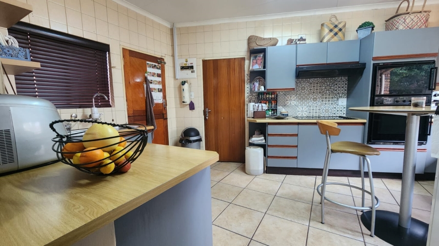 4 Bedroom Property for Sale in Erasmuskloof Gauteng