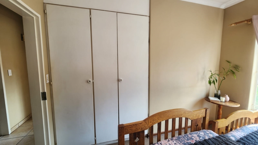 4 Bedroom Property for Sale in Erasmuskloof Gauteng