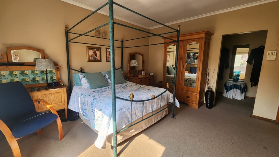 4 Bedroom Property for Sale in Erasmuskloof Gauteng