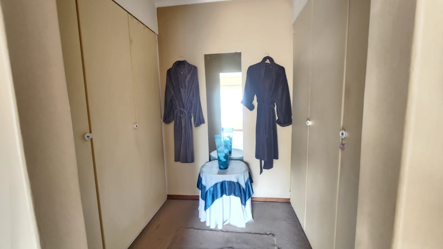 4 Bedroom Property for Sale in Erasmuskloof Gauteng