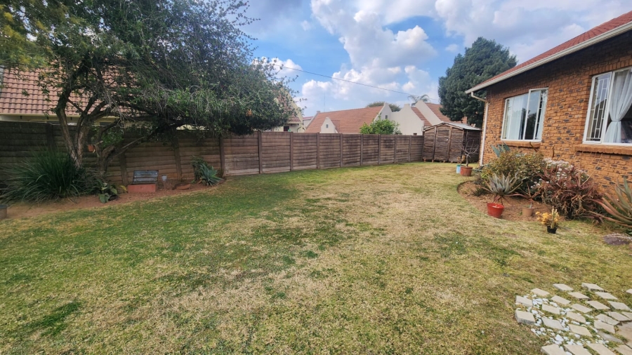 4 Bedroom Property for Sale in Erasmuskloof Gauteng