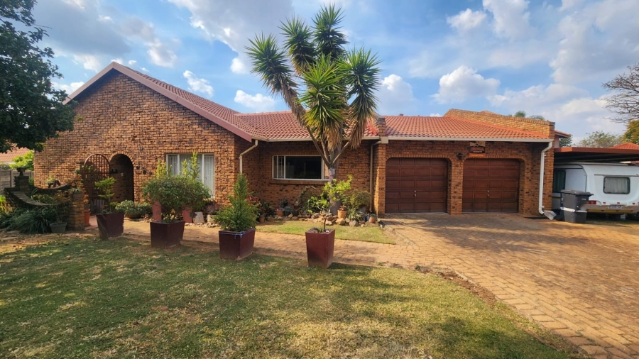 4 Bedroom Property for Sale in Erasmuskloof Gauteng