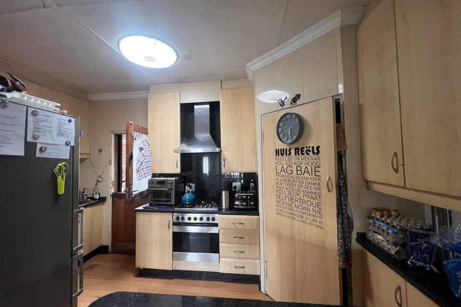 3 Bedroom Property for Sale in Rooihuiskraal North Gauteng
