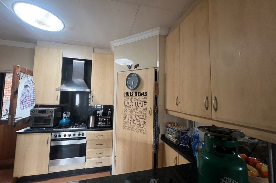 3 Bedroom Property for Sale in Rooihuiskraal North Gauteng
