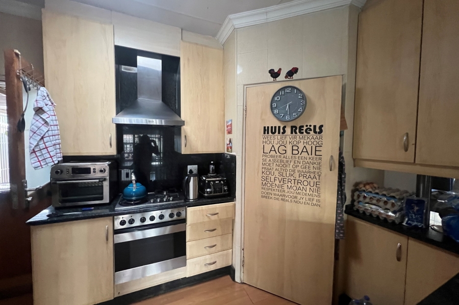 3 Bedroom Property for Sale in Rooihuiskraal North Gauteng