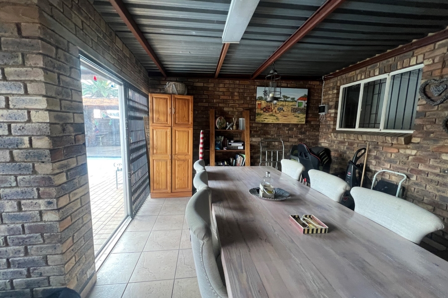 3 Bedroom Property for Sale in Rooihuiskraal North Gauteng