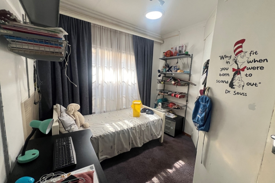 3 Bedroom Property for Sale in Rooihuiskraal North Gauteng