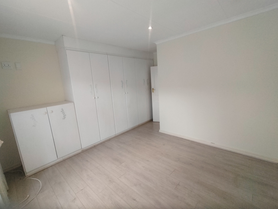 2 Bedroom Property for Sale in Ninapark Gauteng