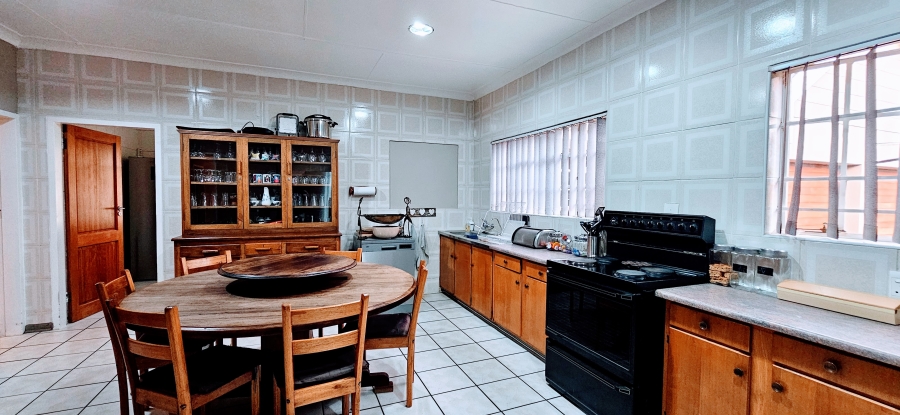 4 Bedroom Property for Sale in Three Rivers Proper Gauteng