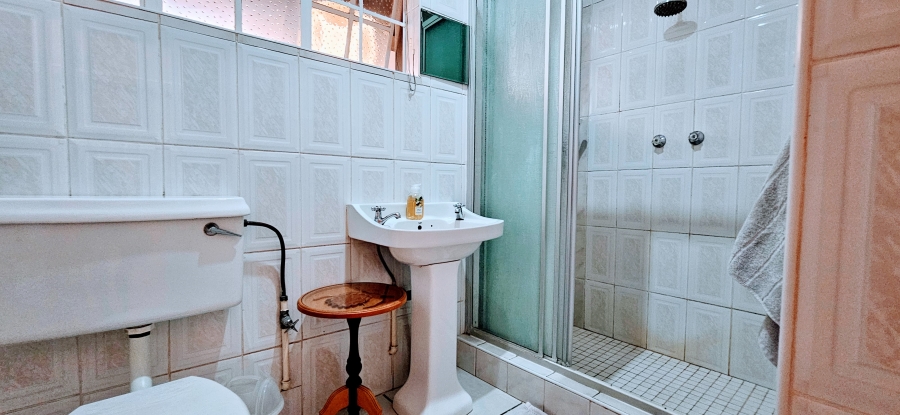 4 Bedroom Property for Sale in Three Rivers Proper Gauteng