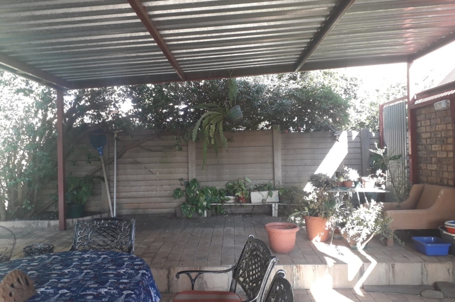 3 Bedroom Property for Sale in Rooihuiskraal Gauteng