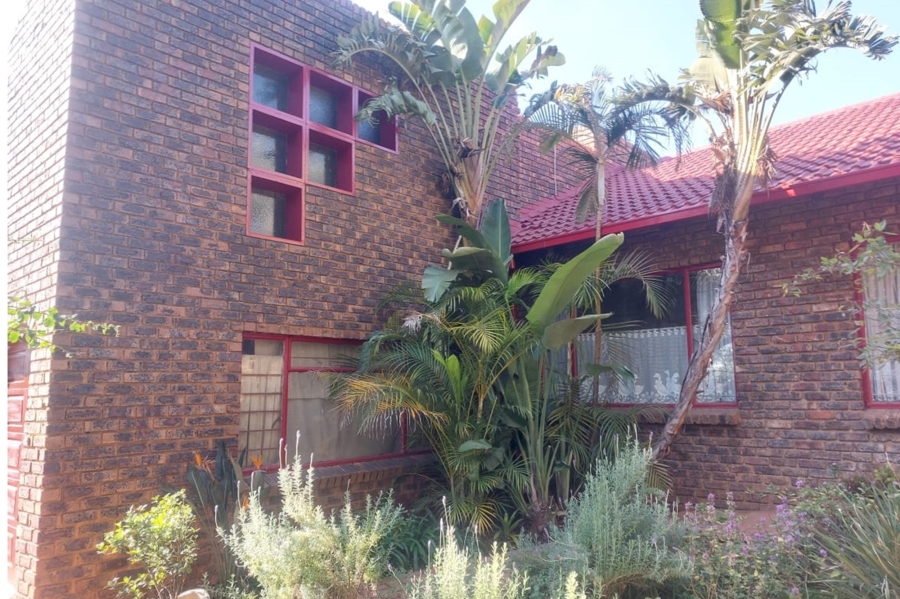 3 Bedroom Property for Sale in Rooihuiskraal Gauteng