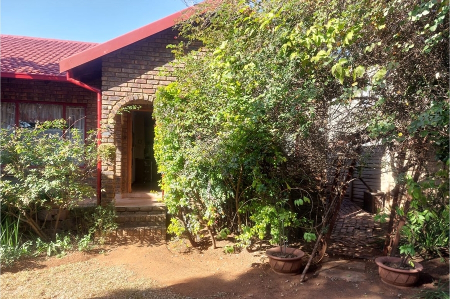 3 Bedroom Property for Sale in Rooihuiskraal Gauteng