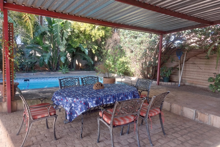 3 Bedroom Property for Sale in Rooihuiskraal Gauteng