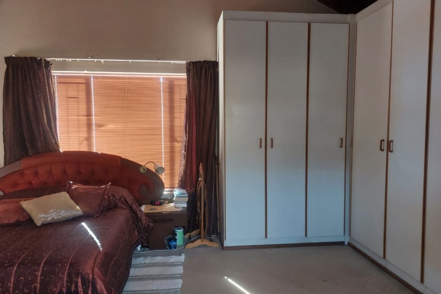 3 Bedroom Property for Sale in Rooihuiskraal Gauteng