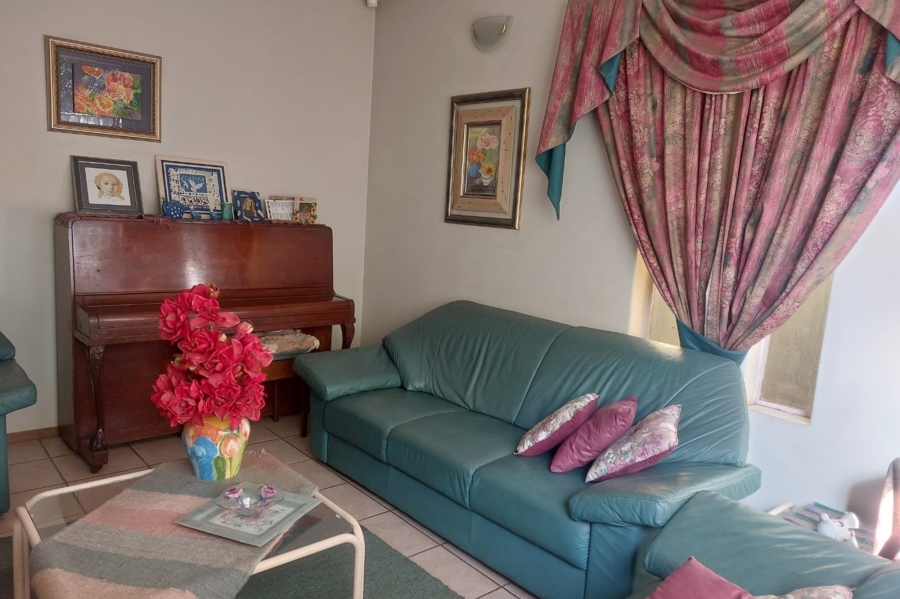 3 Bedroom Property for Sale in Rooihuiskraal Gauteng