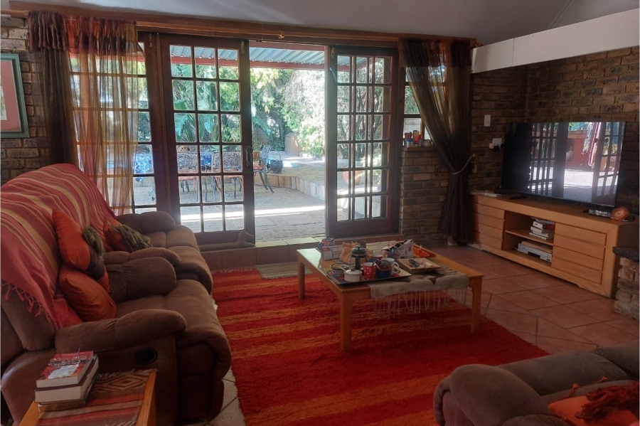 3 Bedroom Property for Sale in Rooihuiskraal Gauteng