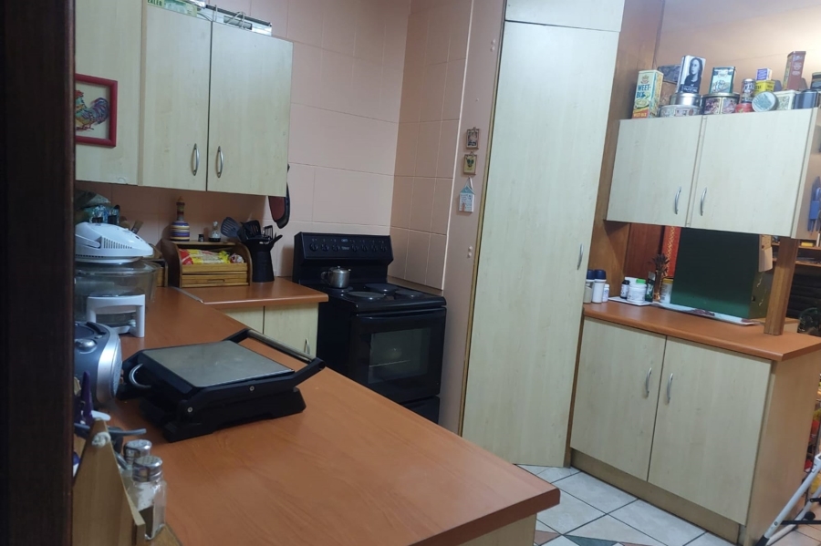 3 Bedroom Property for Sale in Rooihuiskraal Gauteng