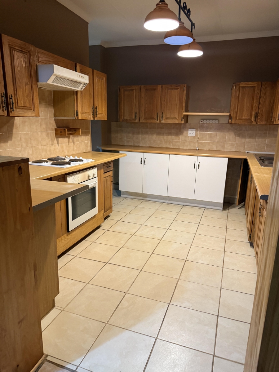 3 Bedroom Property for Sale in Mountain View Gauteng
