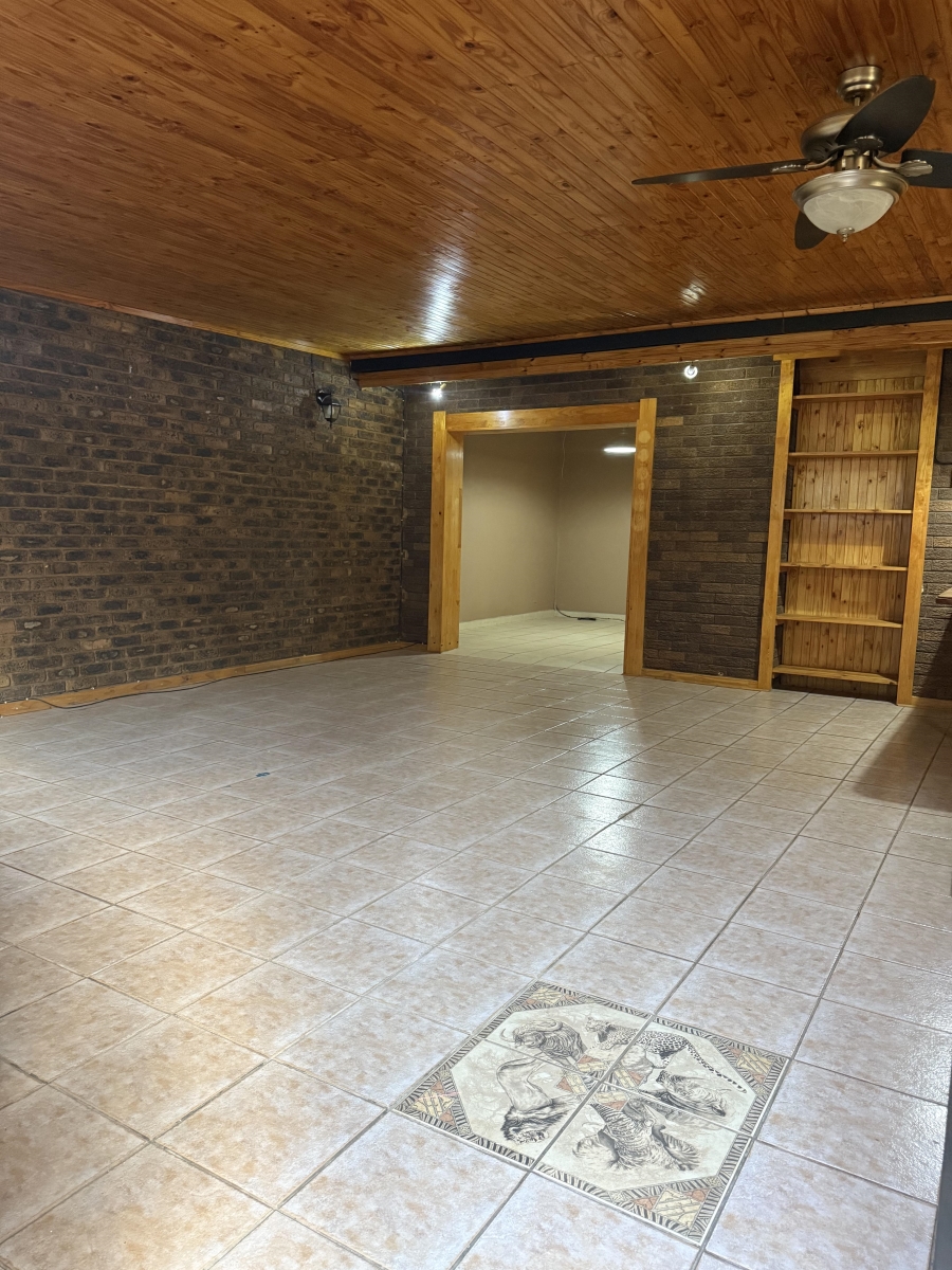 3 Bedroom Property for Sale in Mountain View Gauteng