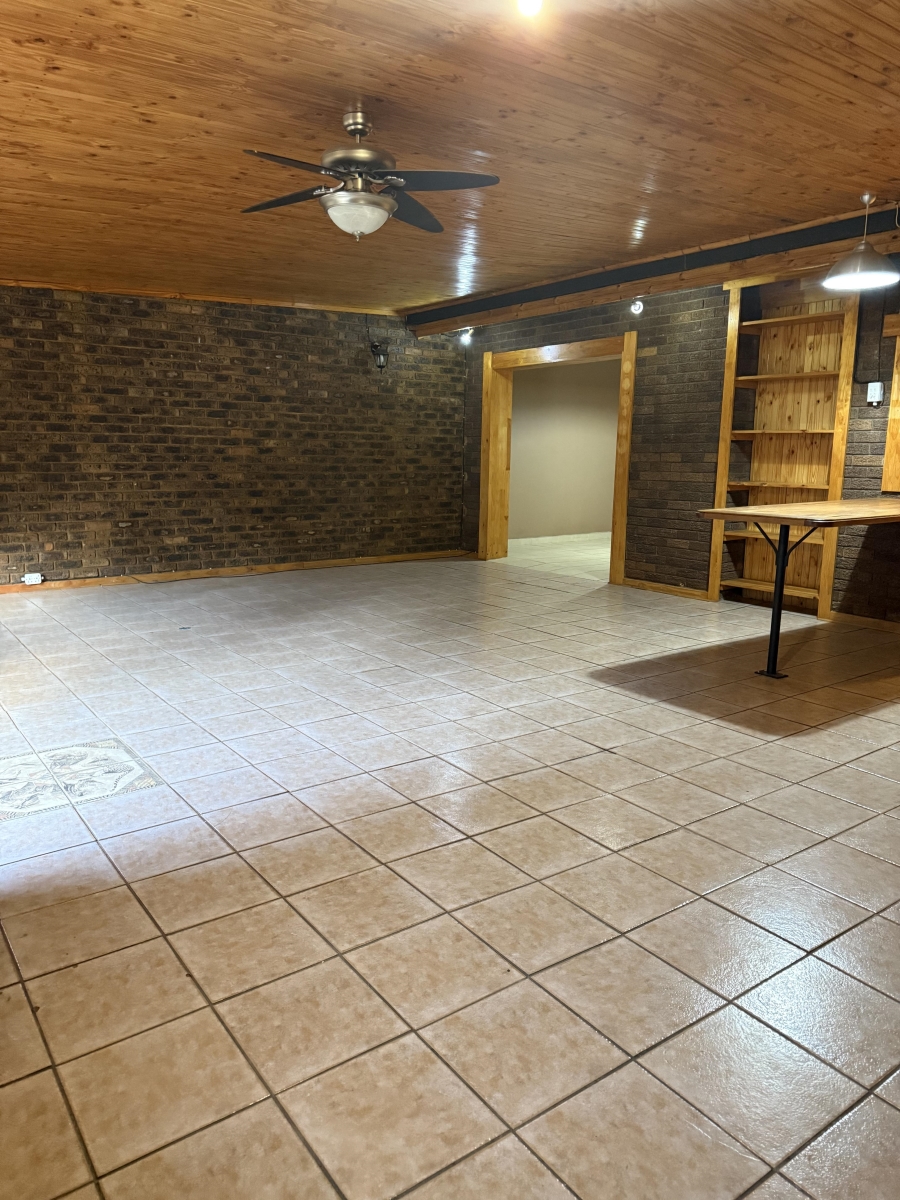 3 Bedroom Property for Sale in Mountain View Gauteng
