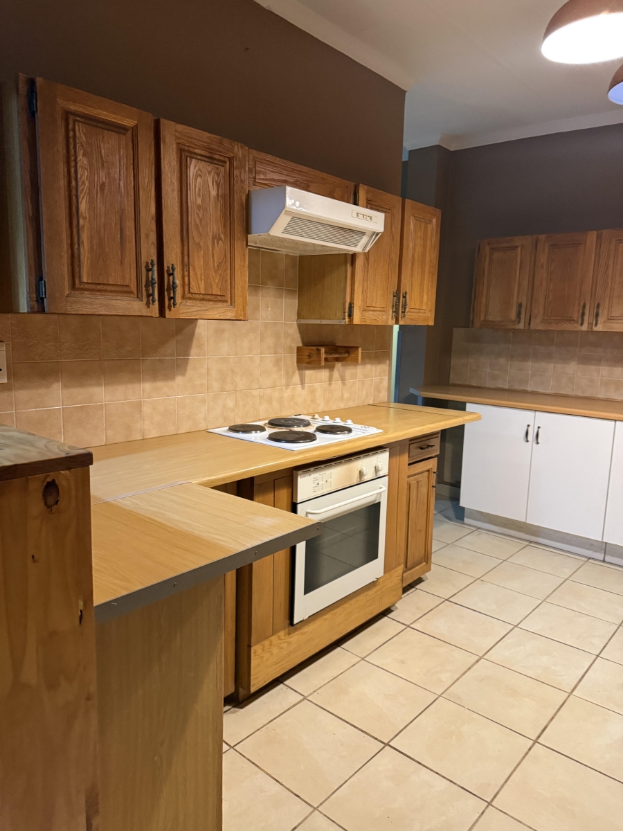 3 Bedroom Property for Sale in Mountain View Gauteng
