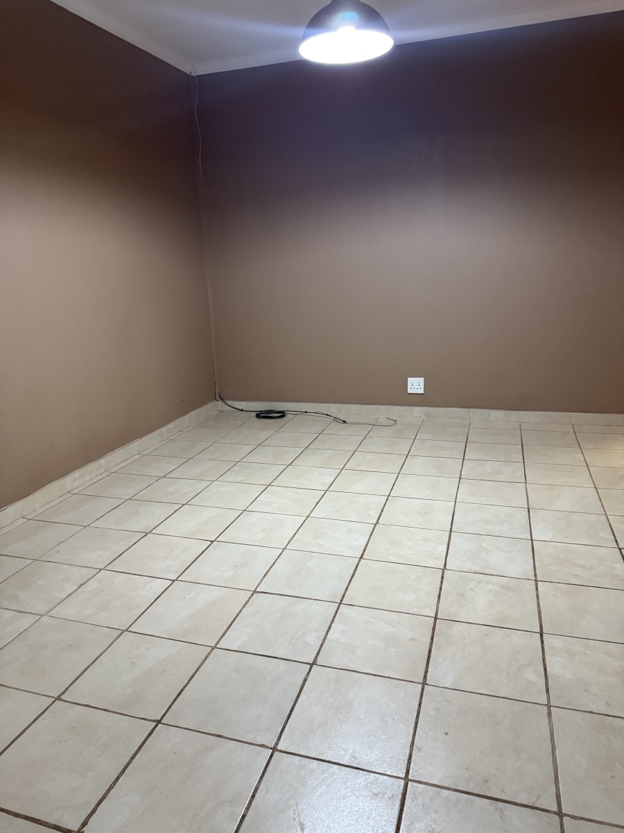 3 Bedroom Property for Sale in Mountain View Gauteng