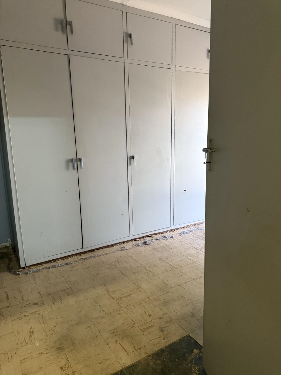 3 Bedroom Property for Sale in Mountain View Gauteng