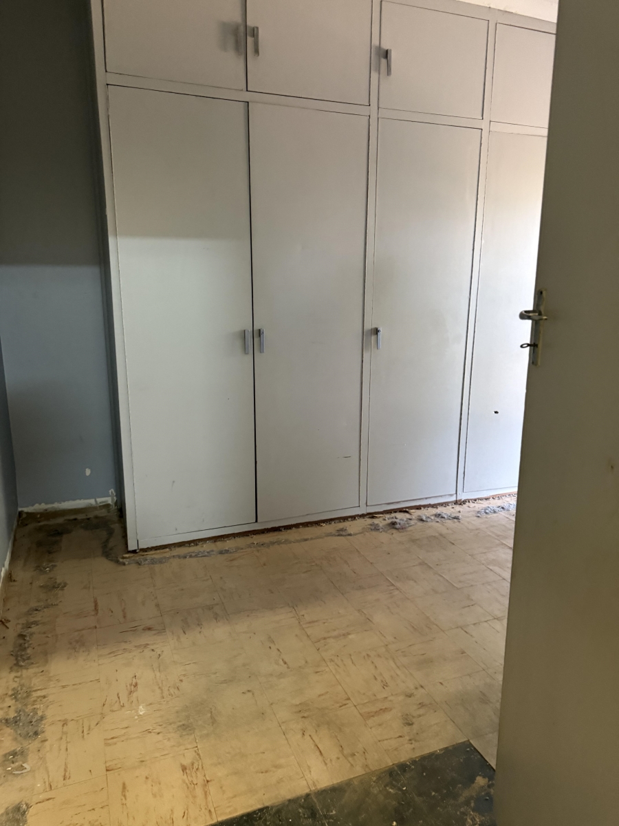 3 Bedroom Property for Sale in Mountain View Gauteng