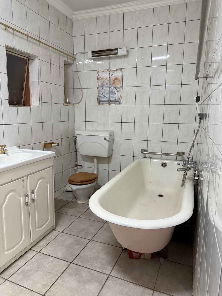 3 Bedroom Property for Sale in Mountain View Gauteng