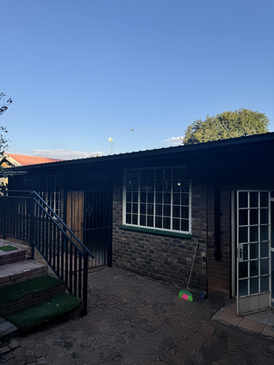 3 Bedroom Property for Sale in Mountain View Gauteng