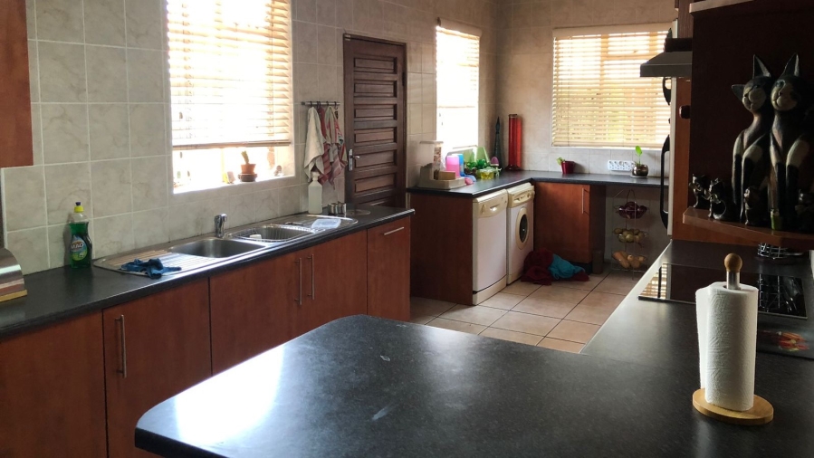 4 Bedroom Property for Sale in Selcourt Gauteng