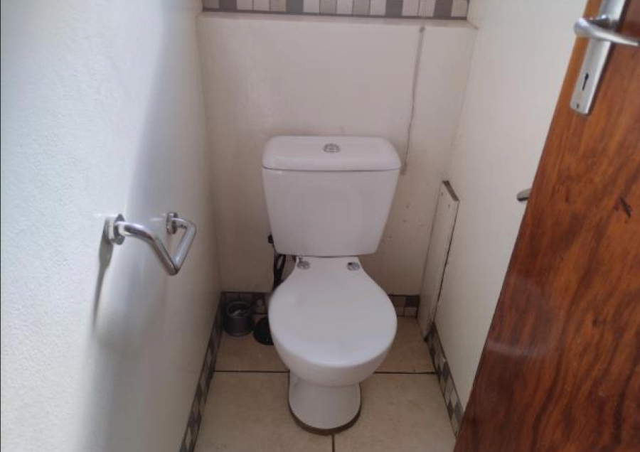 2 Bedroom Property for Sale in Pretoria Central Gauteng