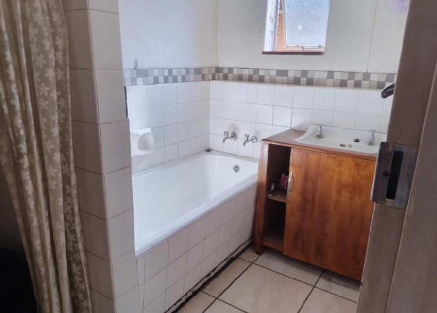 2 Bedroom Property for Sale in Pretoria Central Gauteng
