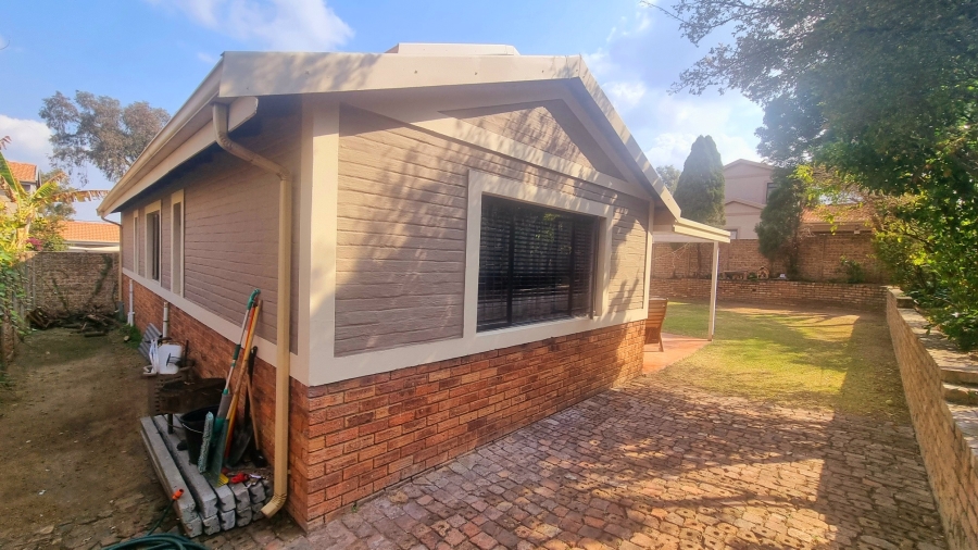 4 Bedroom Property for Sale in Halfway Gardens Gauteng