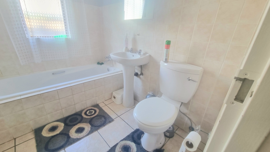 4 Bedroom Property for Sale in Halfway Gardens Gauteng