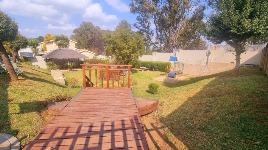 4 Bedroom Property for Sale in Halfway Gardens Gauteng