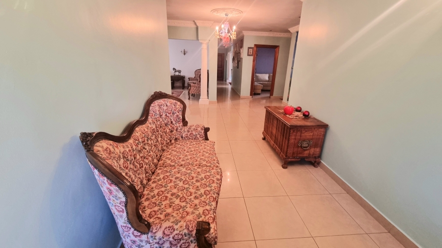 5 Bedroom Property for Sale in Crescent Wood Country Estate Gauteng