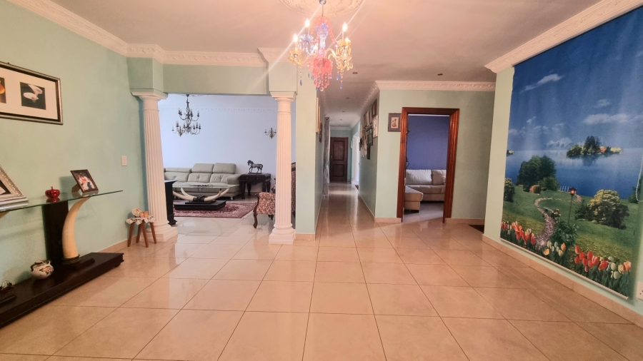 5 Bedroom Property for Sale in Crescent Wood Country Estate Gauteng