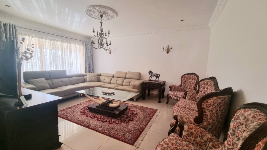 5 Bedroom Property for Sale in Crescent Wood Country Estate Gauteng