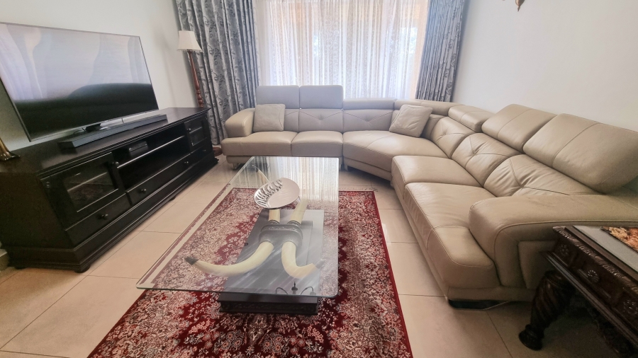 5 Bedroom Property for Sale in Crescent Wood Country Estate Gauteng