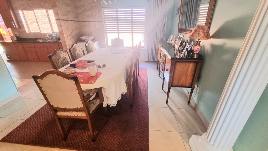 5 Bedroom Property for Sale in Crescent Wood Country Estate Gauteng