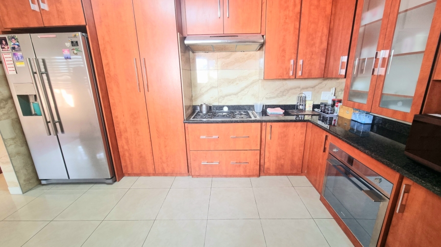 5 Bedroom Property for Sale in Crescent Wood Country Estate Gauteng