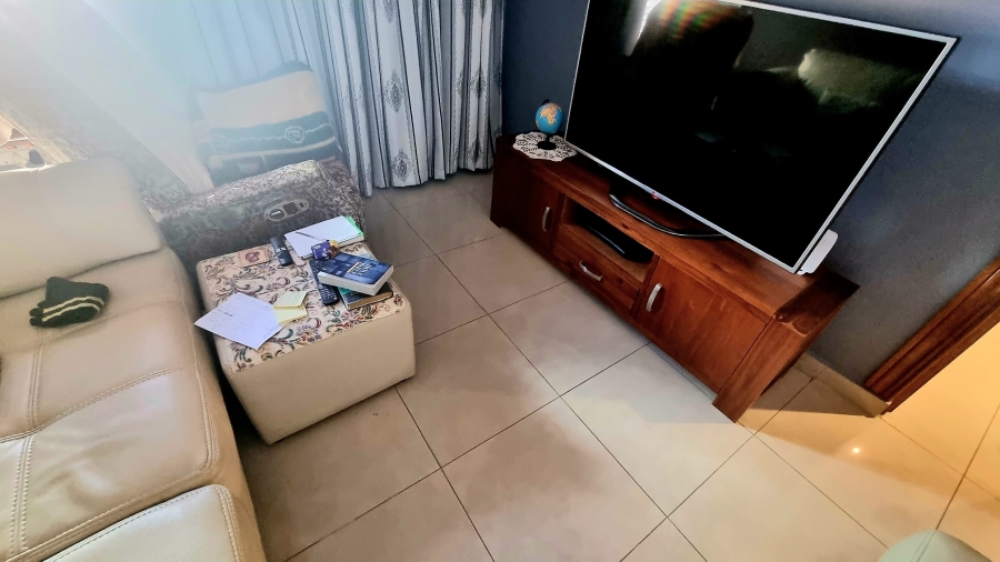 5 Bedroom Property for Sale in Crescent Wood Country Estate Gauteng