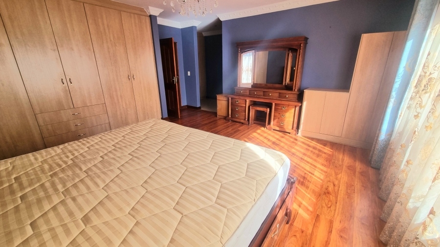 5 Bedroom Property for Sale in Crescent Wood Country Estate Gauteng